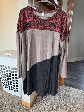 Women’s Long Sleeve Colorblock Tunic Dress with Red Pattern